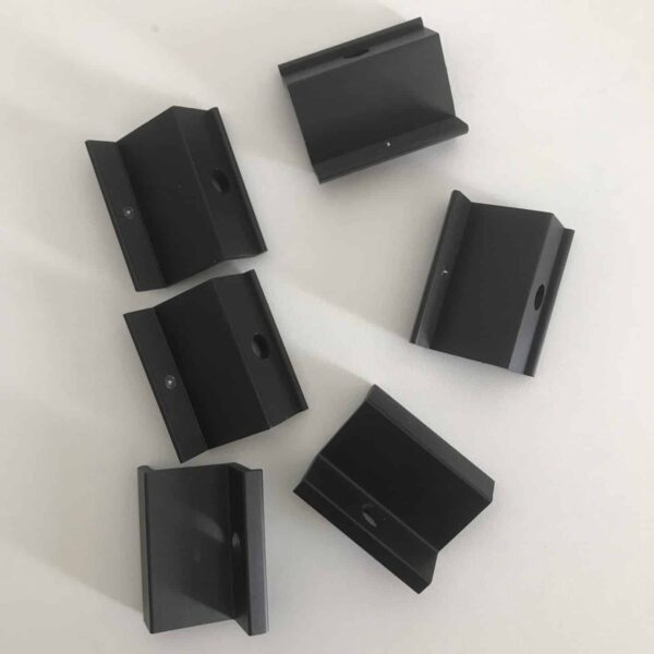 Clema de capat cu stift impamantare pentru fixare panou solar, Negru