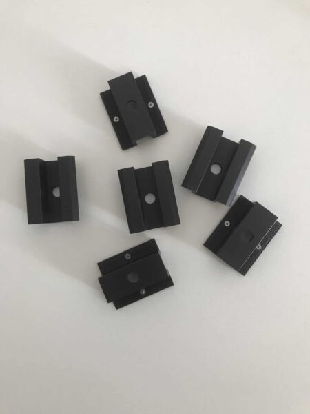 Clema de mijloc cu stift impamantare pentru fixare panou solar, Negru