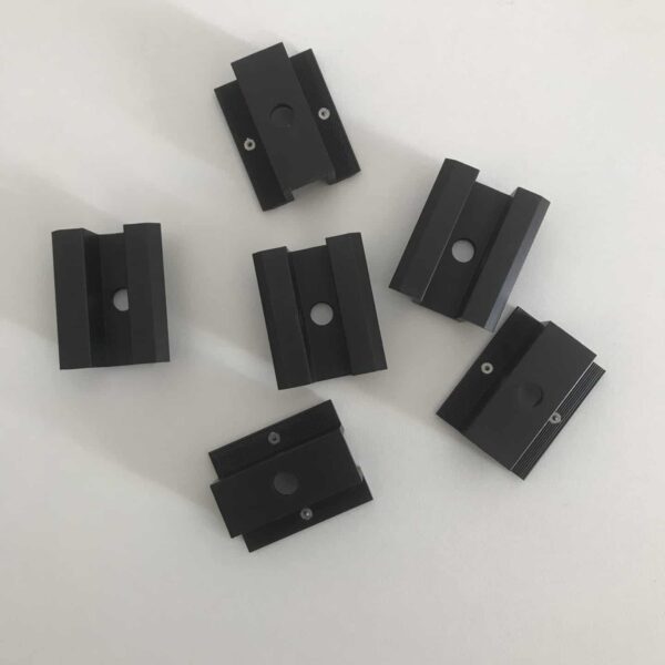 Clema de mijloc cu stift impamantare pentru fixare panou solar, Negru